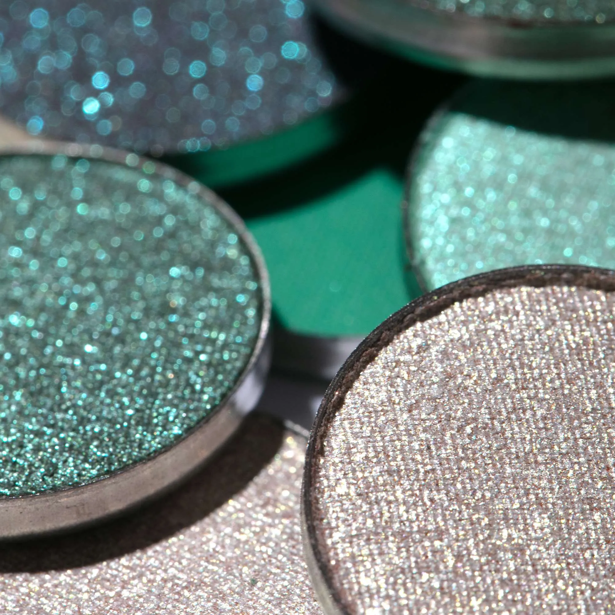 INGLOT PLAYINN CLOUD NO. NINE Green Eye Shadow Palette